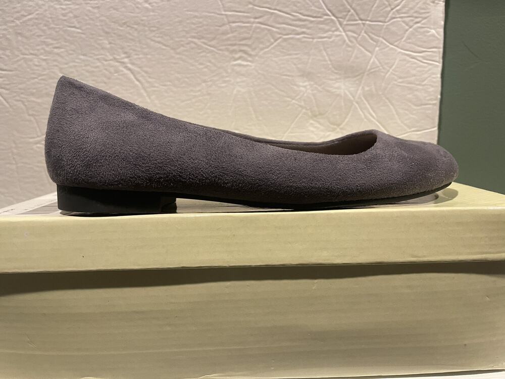 Annie Shoes Women's Size 7M Grey Faux Suede Flat Slip On Shoe